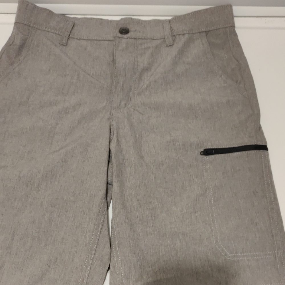 Sonoma Gray Cargo Shorts with Zipper Pocket Size 18 Reg